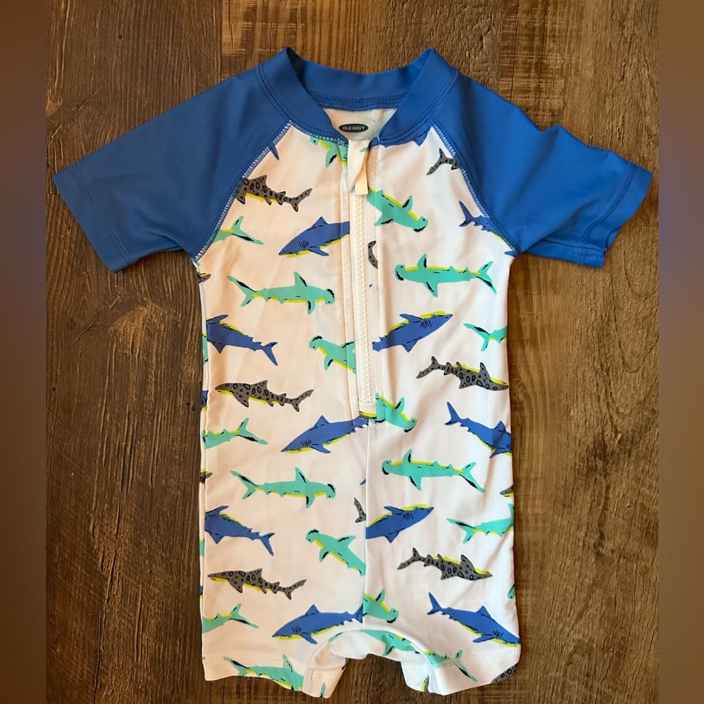 Old Navy rash guard swimsuit 6-12mo